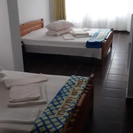 ホームステイ Casa Ani コスティネシュティ